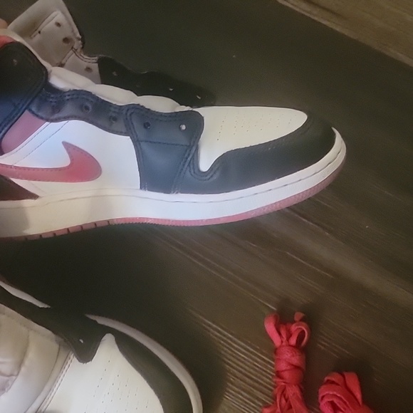 Jordan 1 Very berry low gs - Picture 5 of 5
